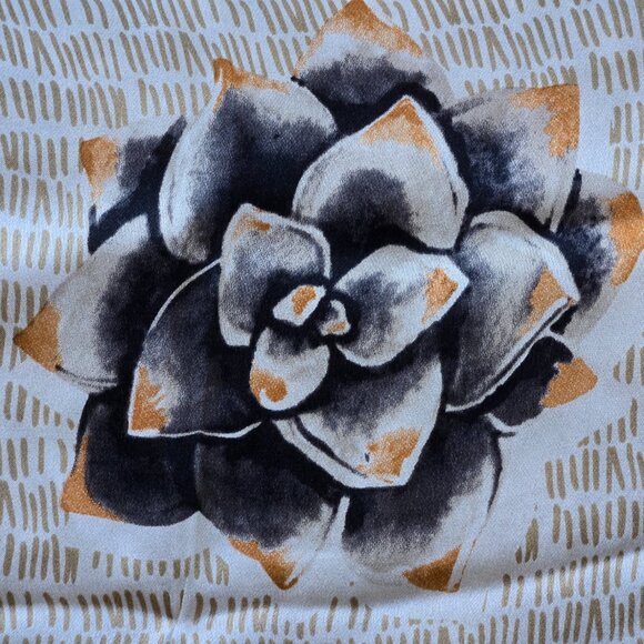 Max Studio 100% silk cactus scarf - Picture 9 of 9